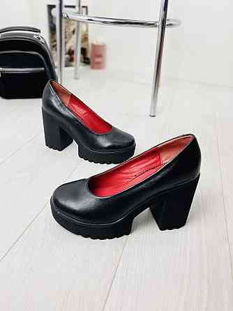 Kluchini Туфлі жіночі KLUCHINI чорні натуральна шкіра 38р. (4662) Коломыя