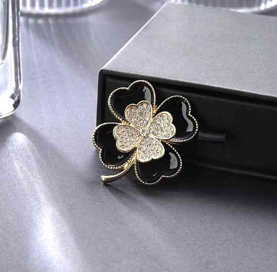Брошь четырехлистник клевер со стразами декоративное украшение для одежды Киев