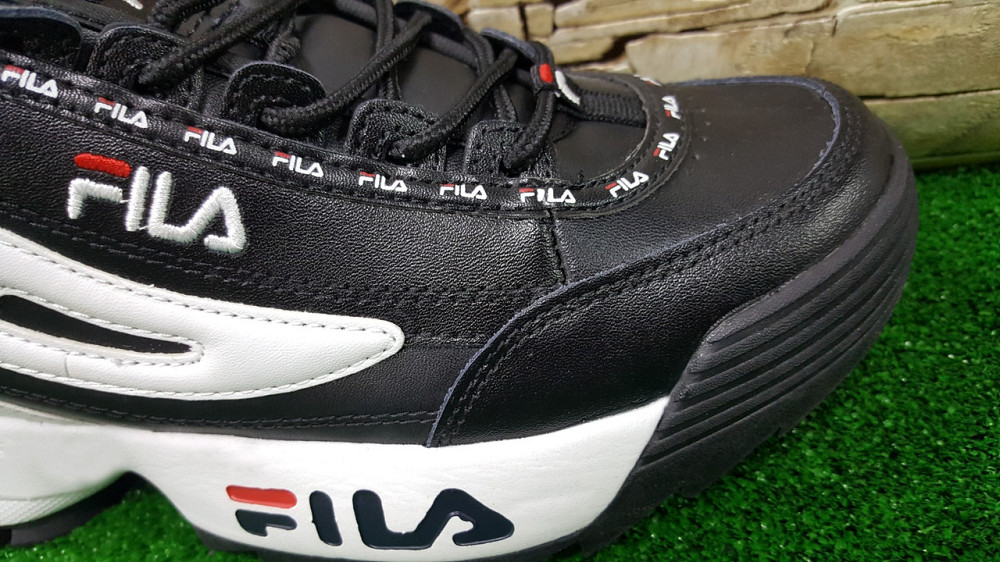 Женские кожаные кроссовки FILA Disruptor II 