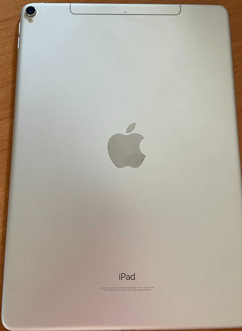Планшет: iPad 10.5