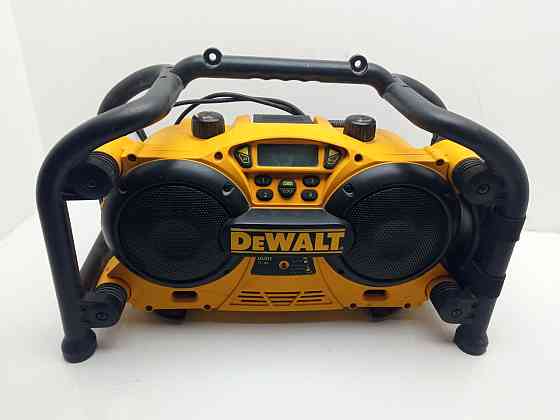 Зарядний пристрій + AM/FM радіо DeWalt DC011-GB/QW (Б клас) Луцк