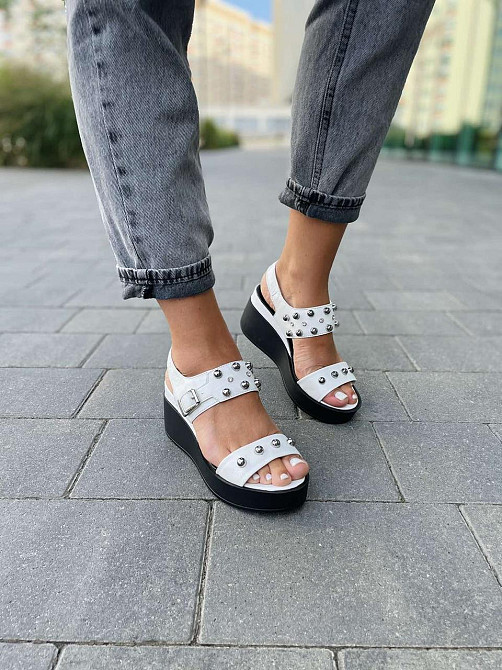 SOTHBY'S Босоніжки жіночі білі Sothby 's M-90 літні шкіряні на танкетці / Модні босоніжки 36р. Коломыя - изображение 8