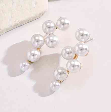 Сережки з перлинами гвоздики 39 на 14 мм білий Київ