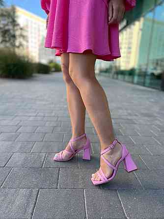 LIRIO Стильні босоніжки жіночі рожеві з натуральної шкіри літні на стійких підборах LIRIO L0195 Коломыя