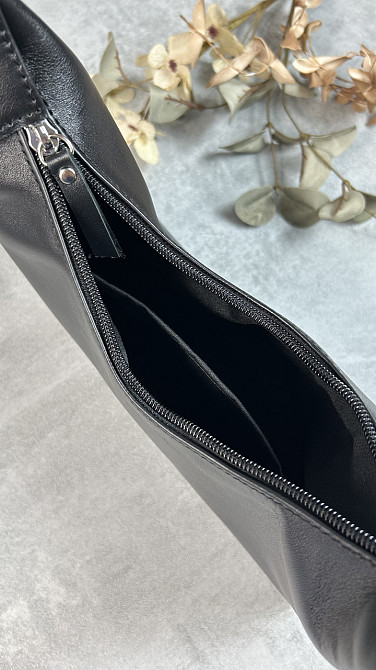 Женская кожаная сумочка, Стильная сумка из натуральной кожи, Маленькая черная сумка на плечеMasterSem Киев - изображение 6