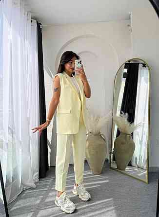 Женский базовый брючный костюм двойка: жилет и брюки креп костюмка Желтый, 46/48 Одесса