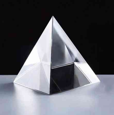 Статуетка кришталева Піраміда Київ
