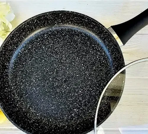 Сковорода UNIQUE UN-5166 28см с крышкой Коломыя