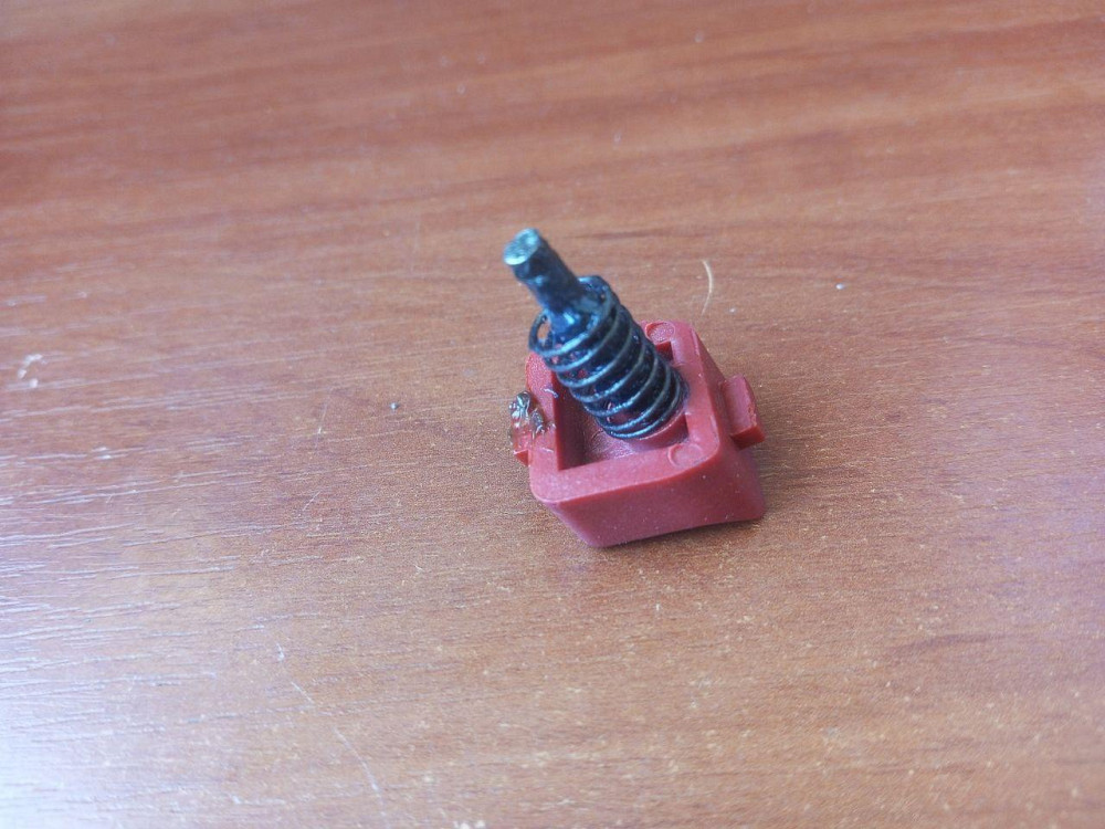 Кнопка фіксатор для Шліфової машини PARKSIDE PWBS 180 B3 Полтава - фото 1