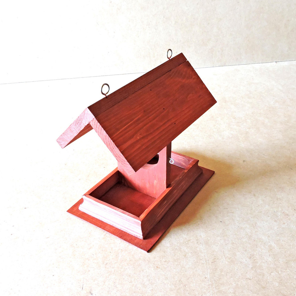 Кормушка садовая для птиц 