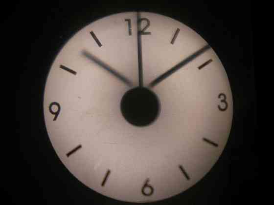 Годинник проекційний прозорий 18х18 см Рівне