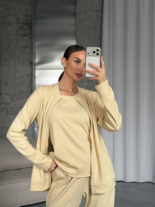 Жіночий повсякденний костюм-трійка з трикотажу Бежевий Одеса - фото 8