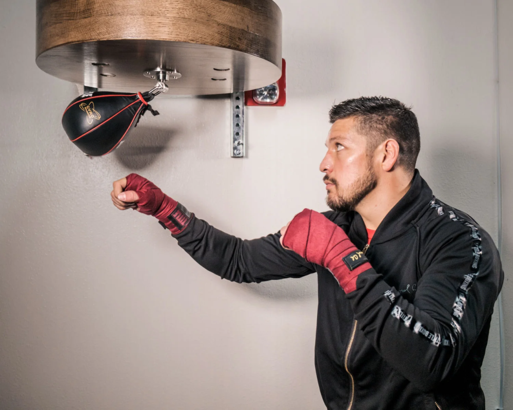 Пневмогруша боксерська TITLE Boxing Gyro Balanced Leather Speed Bag Black розмір L Каменское - изображение 5