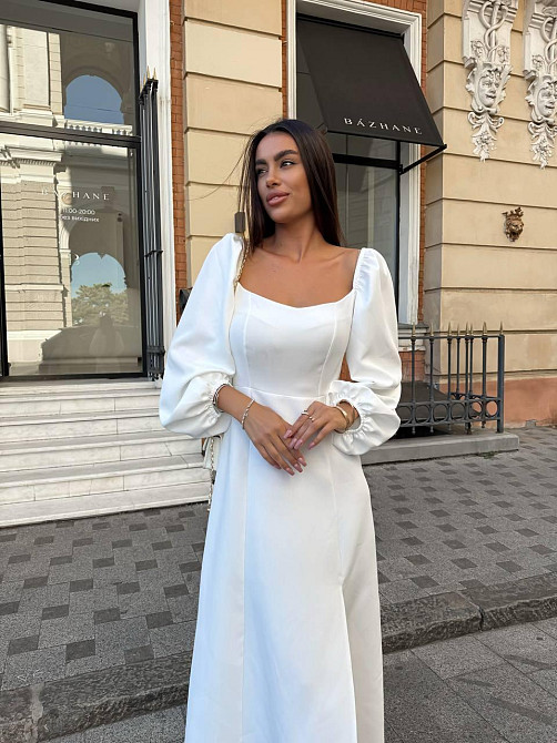 Женское праздничное сдержанное макси платье с разрезом костюмка Молочный, 46/48 Одесса - изображение 3