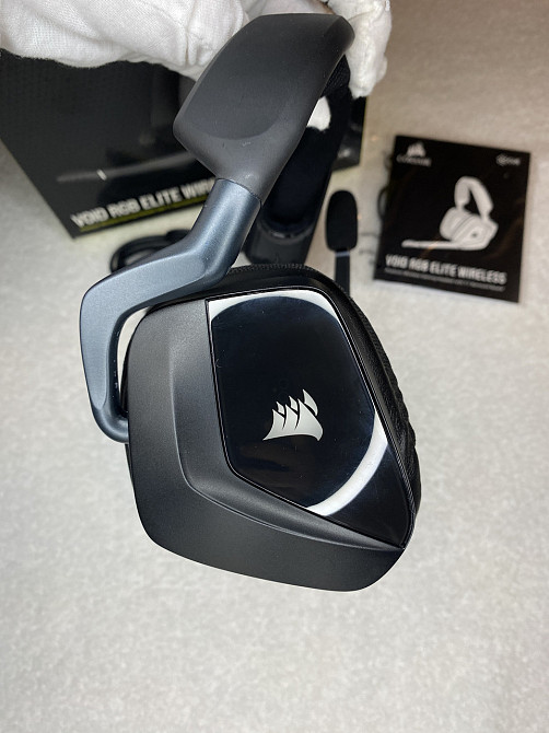 Беспроводная игровая гарнитура CORSAIR VOID RGB ELITE с объемным звучанием 7.1, микрофоном CA-9011201-EU Киев - изображение 5