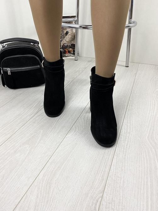 Injers Класичні черевики жіночі демісезонні весна-осінь чорні, натуральна замша на підборах р. Коломыя - изображение 3