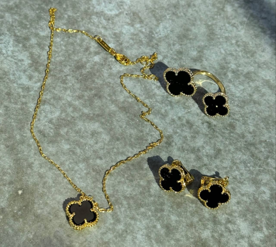 Van Cleef набір 3 предмети /сережки, підвіска, кільце / чорний під онікс / лимонне золото AU 750 / проба, гравіювання Одеса