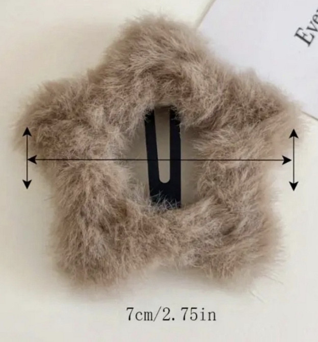 Заколка зі штучного хутра 