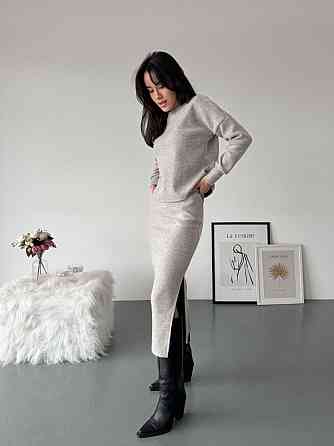 Женский стильный теплый костюм двойка с разрезом сбоку Бежевий, 50/52 Одесса