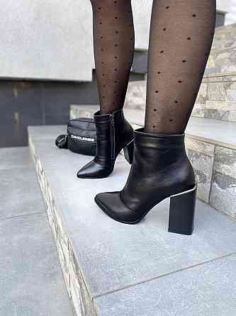 Wright Стильні черевики жіночі демісезонні весна-осінь чорні з натуральної шкіри на підборах р. Коломыя