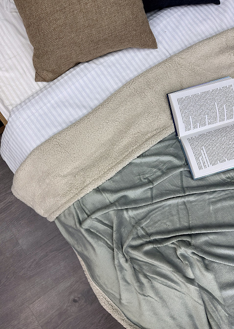 Плед двосторонній 155х200 см (+-5см) із штучною овчиною Світло-сірий з бежевим (87-066) Київ - фото 6