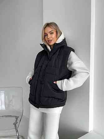 Жіноча тепла жилетка з капюшоном плащівка еммі на синтепоні Одеса