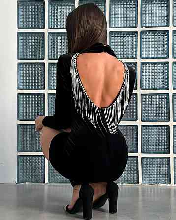 Жіноча стильна приваблива міні-сукня з королівського оксамиту Одеса