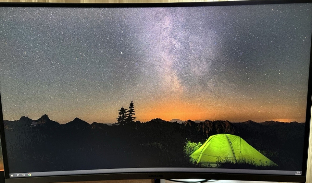 Монитор: Samsung 27