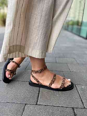 Zemira Босоніжки жіночі леопардові ZEMIRA 05300, замшеві / Стильні босоніжки на низькому ходу р Коломыя