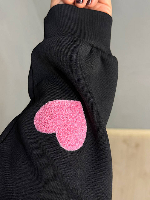 Свитшот женский W 2975 оверсайз с объемными сердцами, черный, one size Киев - изображение 16