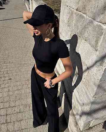 Жіночий базовий прогулянковий костюм-двійка: футболка та штани турецька віскоза Чорний Одеса