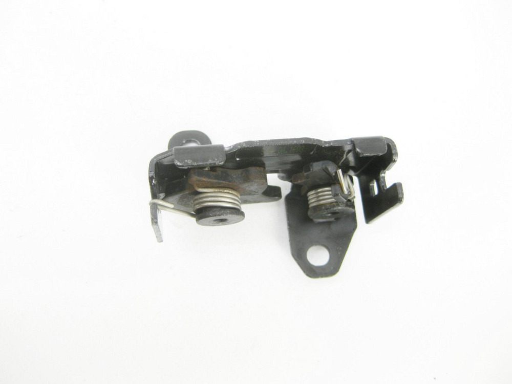 Mercedes-Benz  A2048800260 Замок - фіксатор капота бічний нижній C-Class W205 GLC X253 E-class W213 E-class Coupe C238 CLS C257 E-class W212 C-Class W Одесса - изображение 3