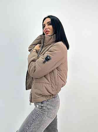 Демісезонна куртка з нашивкою "Ivi" оптом | Батал | Розпродаж моделі Київ