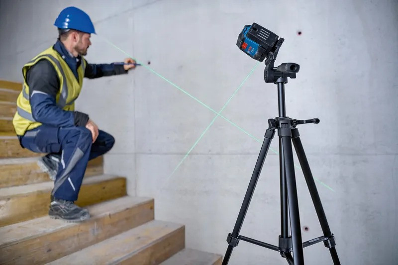 Лазерный нивелир Bosch GLL 12-22 G Professional, зеленый луч, 12 м, IP55, чехол Киев - изображение 9