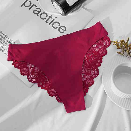 Набор бесшовных трусов с кружевом 3 штуки 44 черный хаки красный Киев