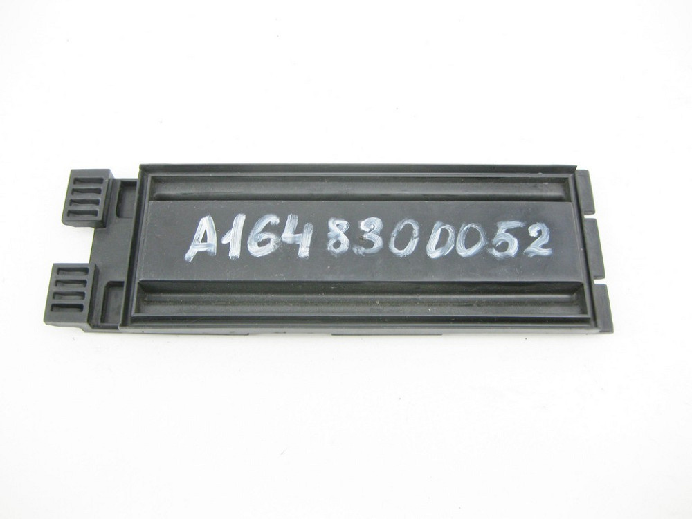 Mercedes-Benz  A1648300052 Кришка салонного фільтра GL X164 ML W164 R-class short W251 R-class long V251 ML/GLE W166 GL/GLS X166 GLE Coupe C292 Одесса - изображение 1