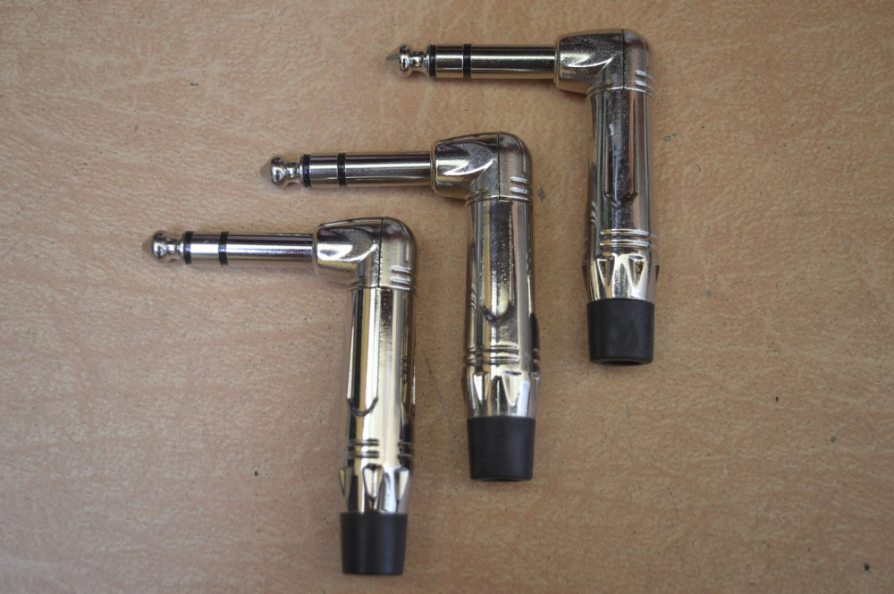 Штекер 6,35 мм стерео корпус метал, кутовий, з гайкою Полтава - фото 1