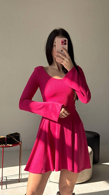 Женское стильное романтичное платье свободного кроя из трикотажа в рубчик Малина, 46/48 Одесса - изображение 2