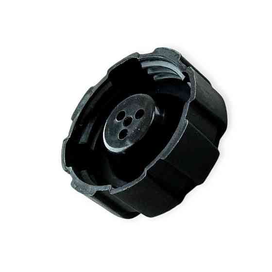 Кришка бачка ГАЗ 3105, 3302, 2108-2115, ЗАЗ 1102-1105 Таврія пластик із клапаном чорна розширювального Мукачево