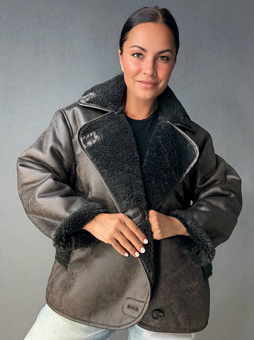 Дублянка жіноча Aftf Basic 242 з темним хутром на ґудзиках коричнева, коричневий, S Київ - фото 11