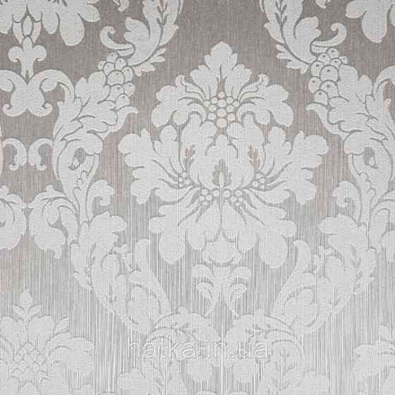 Текстильні шпалери на флізеліновій основі Da capo RaschTextil 085838 вензелі завитки білі на сріблястому фоні Київ