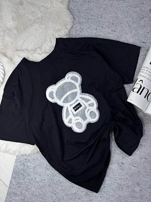 Жіноча подовжена футболка оверсайз з ведмедиком кулір Білий Одеса - фото 5