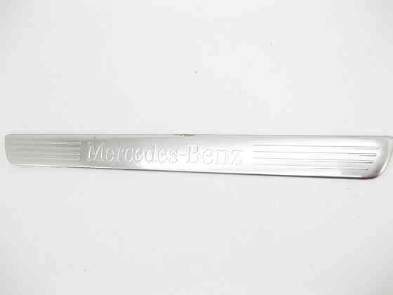 Mercedes-Benz  A2466800135 Поріжок отвору передніх дверей з написом "Mercedes-Benz" Одеса