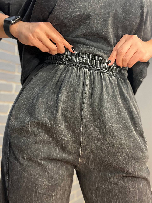 Костюм женский Coast Moda 4207 вареный с короткой футболкой оверсайз и брюками ровными от бедра черный, черный, L Киев - изображение 17