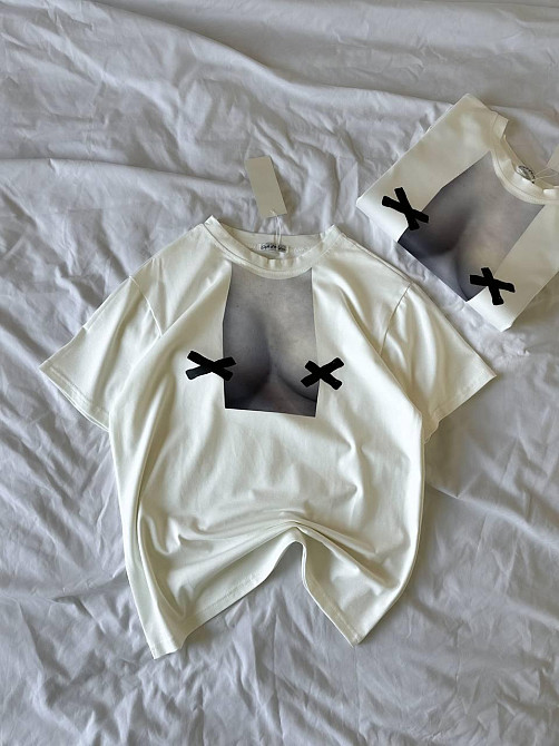 Жіноча стильна оверсайз футболка з пікантним малюнком турецький кулір Одеса - фото 6