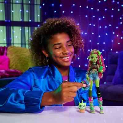 Кукла Monster High Монстро-классика Венера (HRP81) Винница