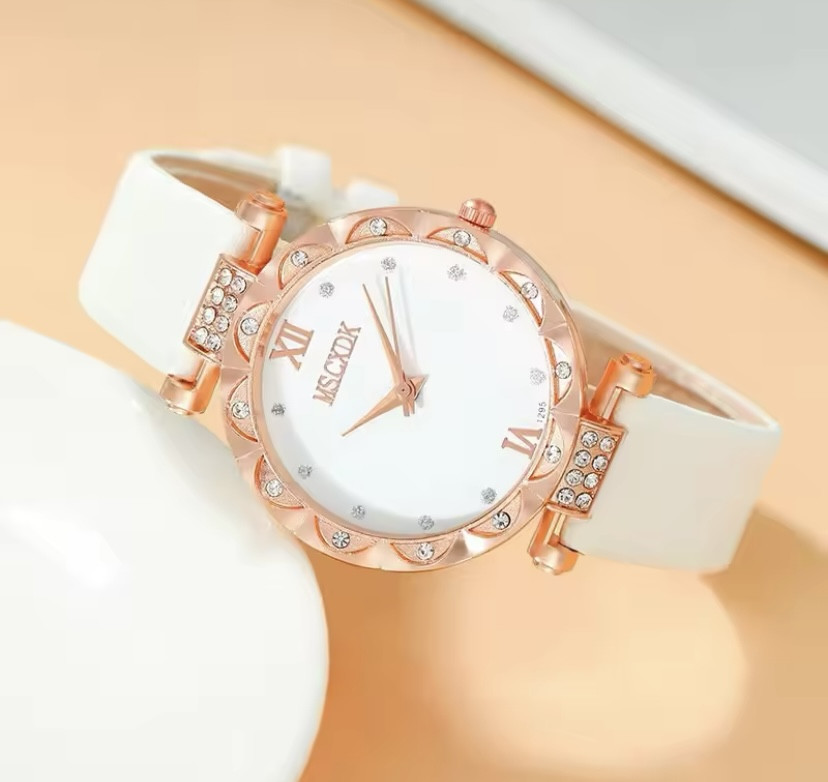 Подарочный набор для женщин Бабочка: наручные часы браслет ожерелье и серьги в подарочной коробочке Киев - изображение 7