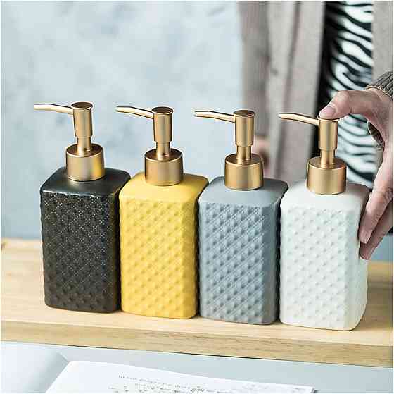 Стильний диспенсер для мила з кераміки на 320 мл, пляшка з дозптором для рідкого мила чи шампуню, White Кам'янець-Подільський