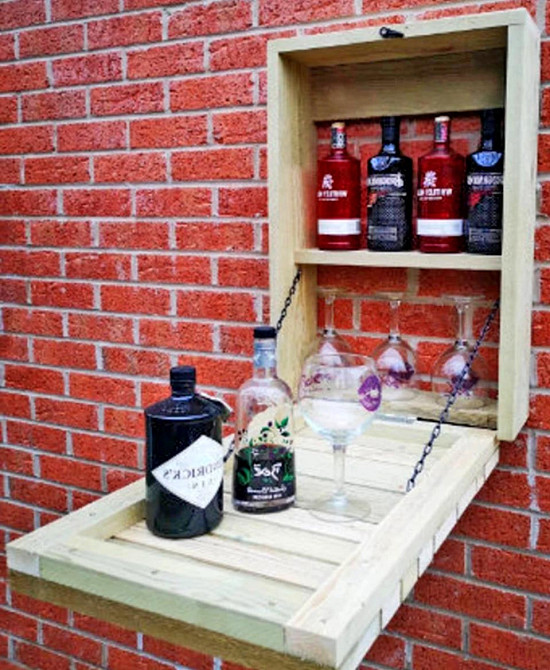 Настенный бар 