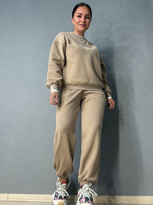 Костюм женский A-N 27063 свитшот и джогеры оверсайз с вышивкой бежевый, бежевый, S Киев - изображение 1